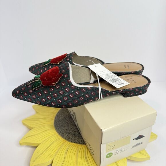 A New Day Emerald Green Brocade Rose Patch Slip On Shoes Pointy 7.5 - Picture 2 of 7